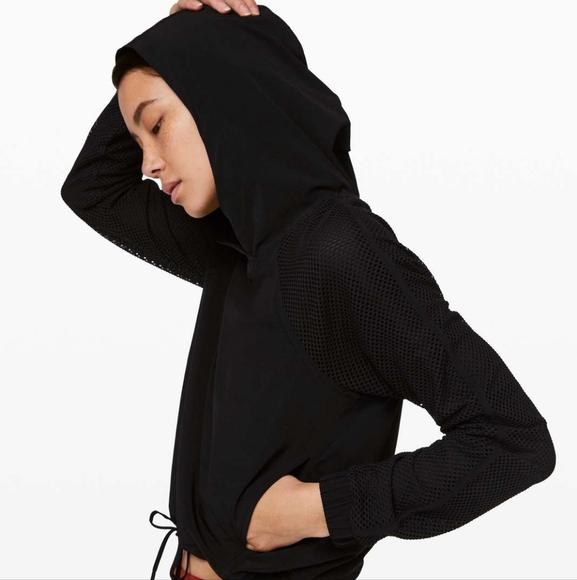 Lululemon Catch a Breeze Pullover Black Size 4 Travel Cropped Mesh Hooded - Picture 1 of 14